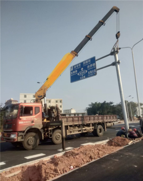 湖里区设备吊装租赁吊车要用多大吊车