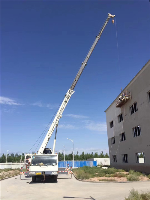 湖里区“轻装强干”—— 吊车的 “轻量化臂架” 技术